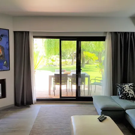 Апартаменты By The Алмансил