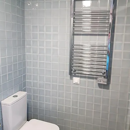 شقة By The المانسيل